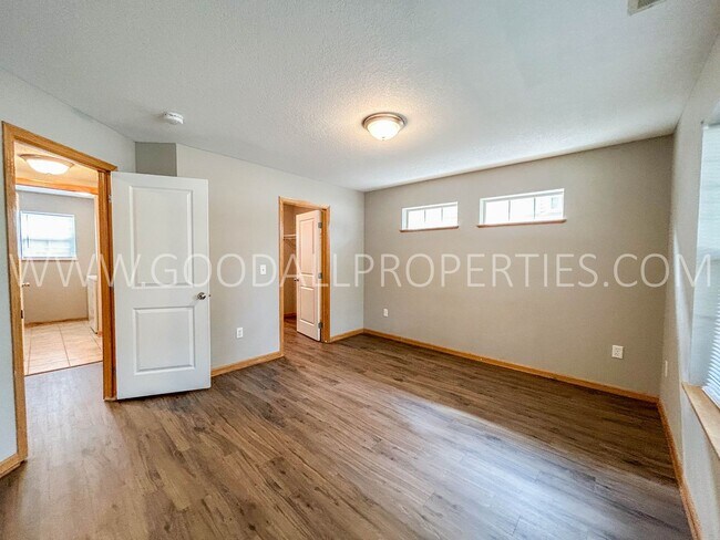 Building Photo - 4308 153rd Pl