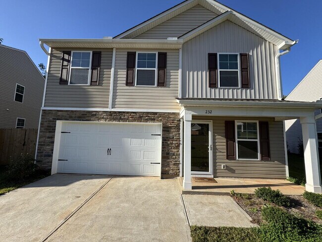 Building Photo - 4 bedroom home in Seneca