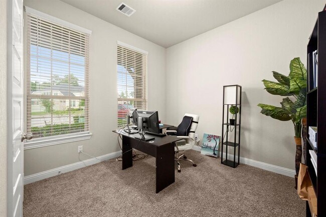 Building Photo - 10054 Black Maple Dr