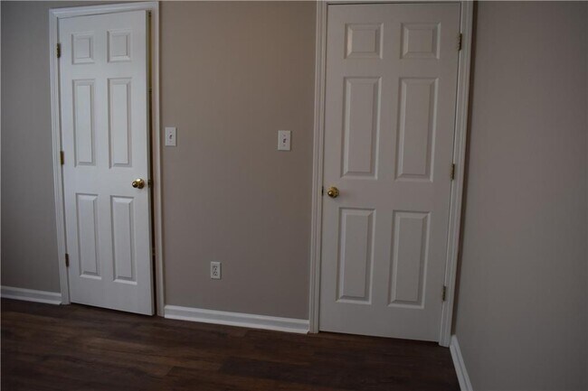 Building Photo - 610 Durham Ridge Dr NW