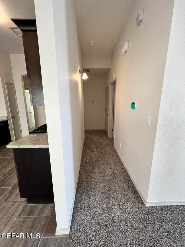 Building Photo - 461 Villa Ysleta