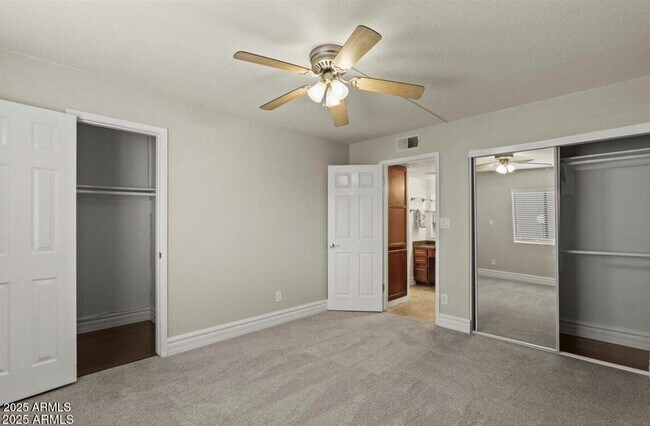 Building Photo - 3825 E Camelback Rd