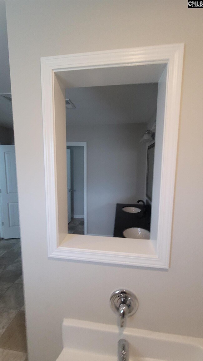 Building Photo - 601 Teaberry Dr