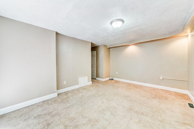 Building Photo - 59 Barry St