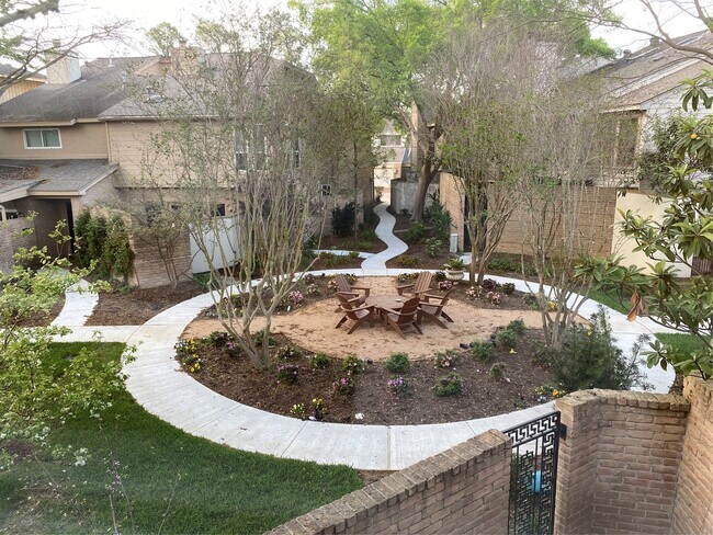 Building Photo - 12625 Memorial Dr