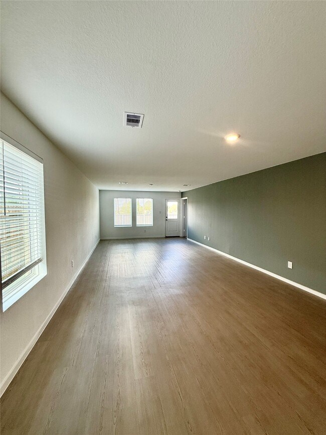 Building Photo - 28730 Texas Plns Dr