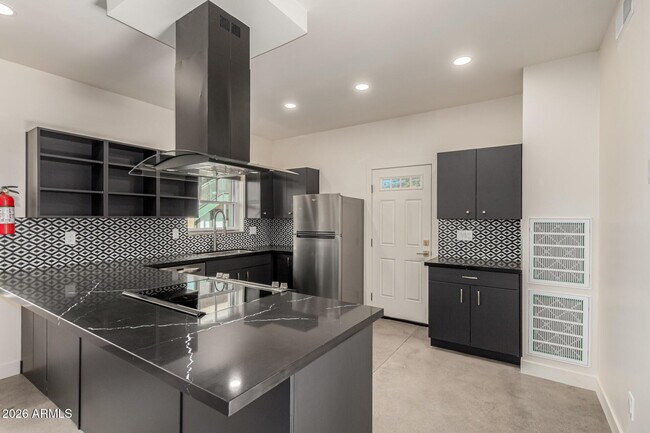 Building Photo - 125 N 11th Ave