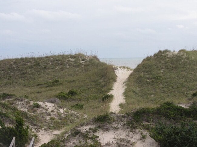 Building Photo - 40302 Due E Rd