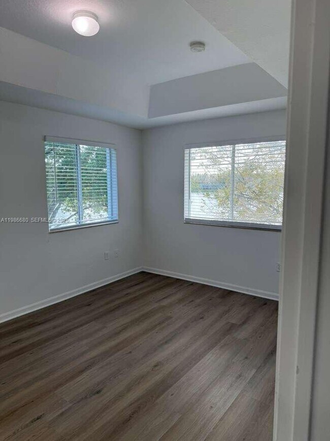 Building Photo - 2470 SE 15th Pl