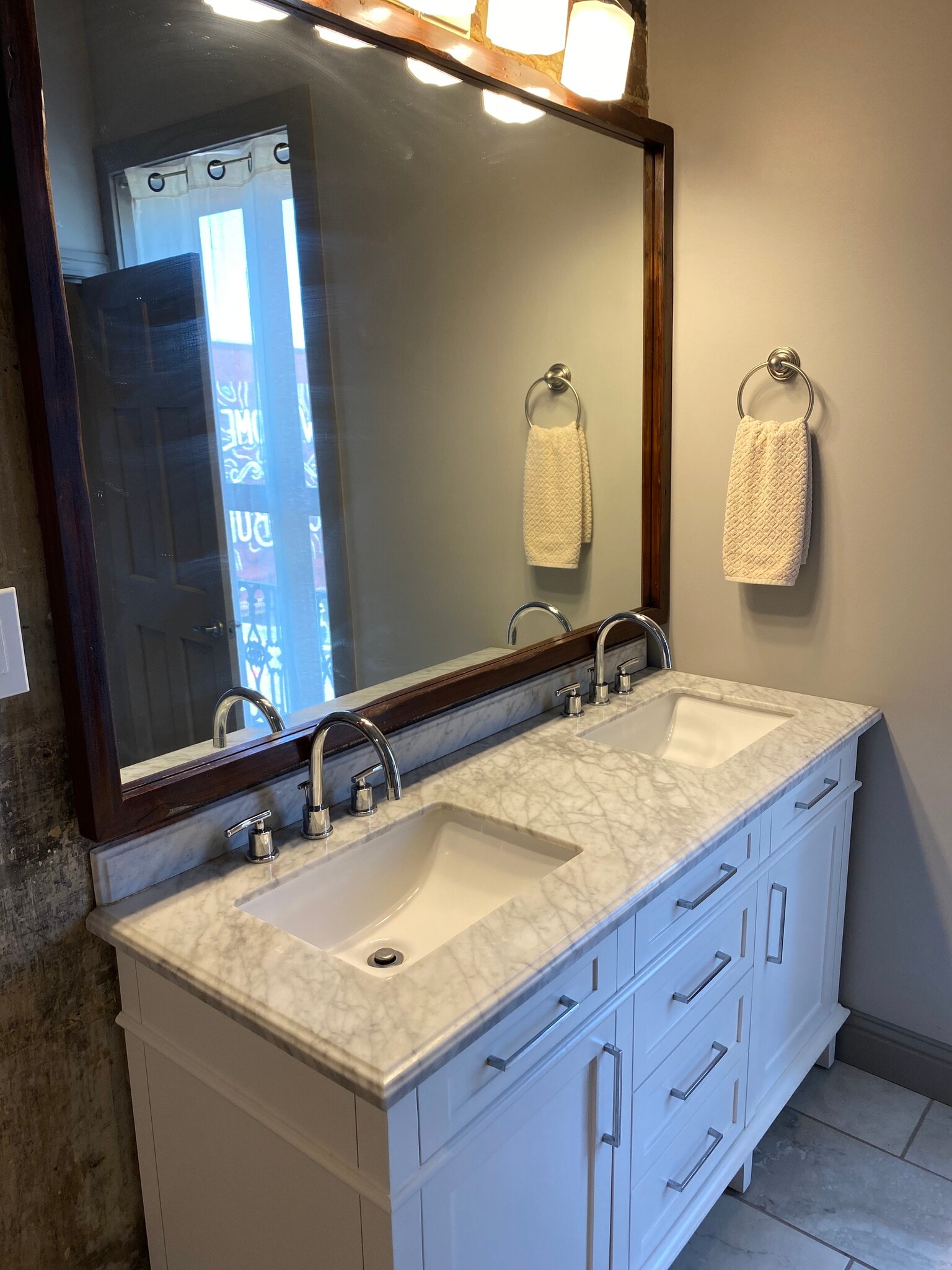 Building Photo - 1117 Washington St