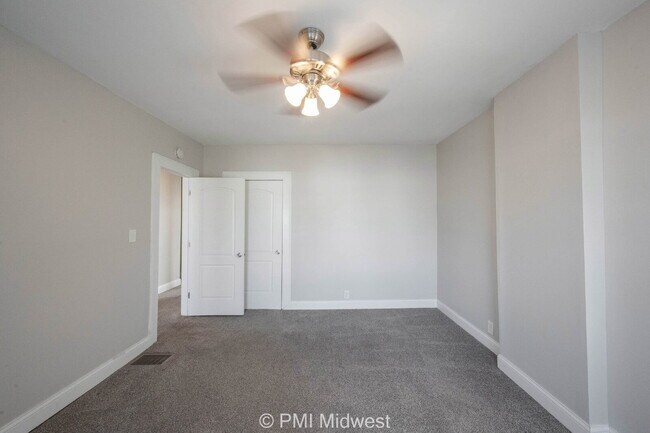 Building Photo - 3117 N Park Ave