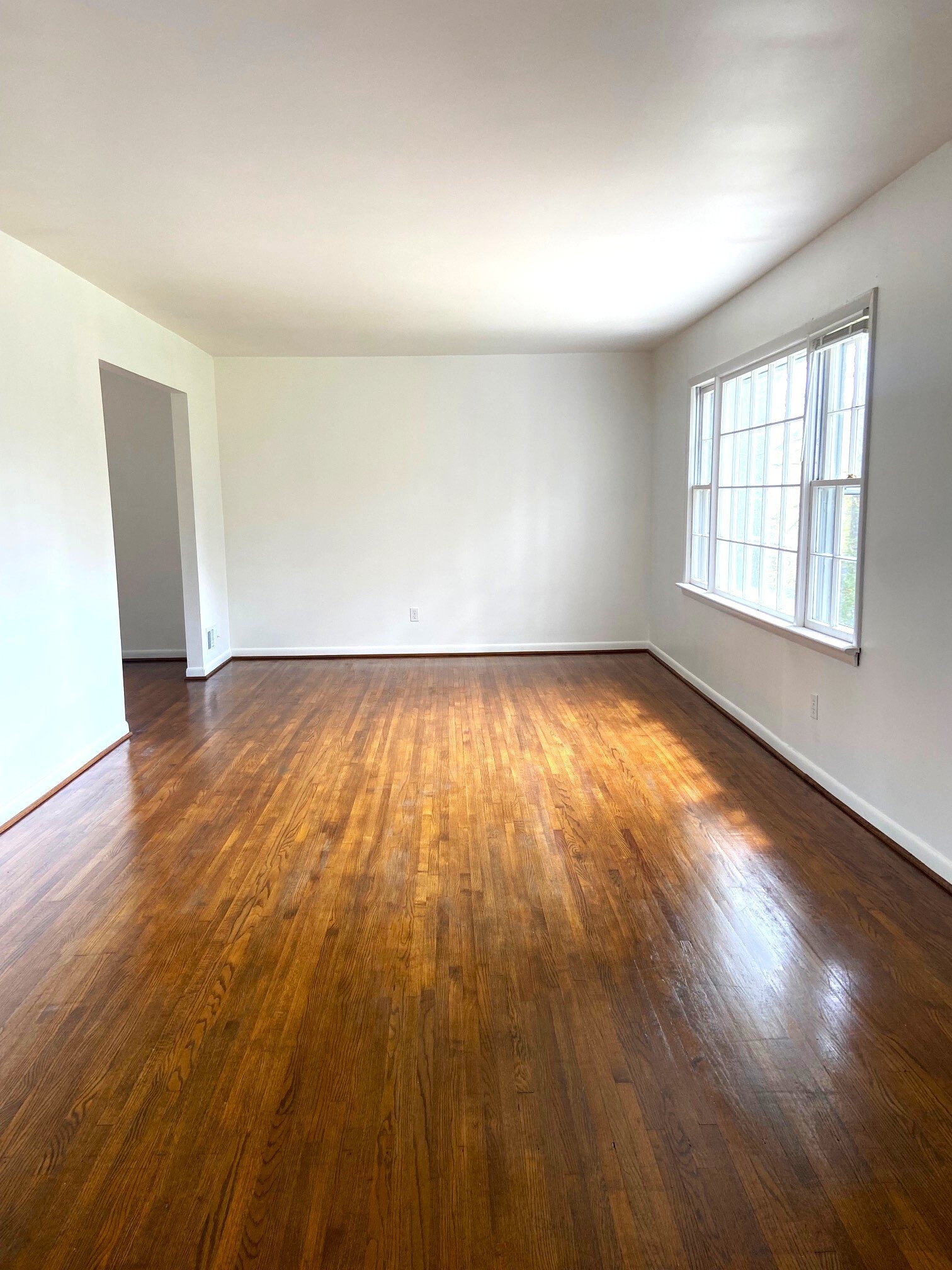 Building Photo - 1826 Eastridge Dr