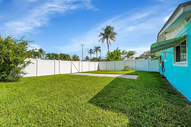 Building Photo - 1708 Sunset Isle Rd