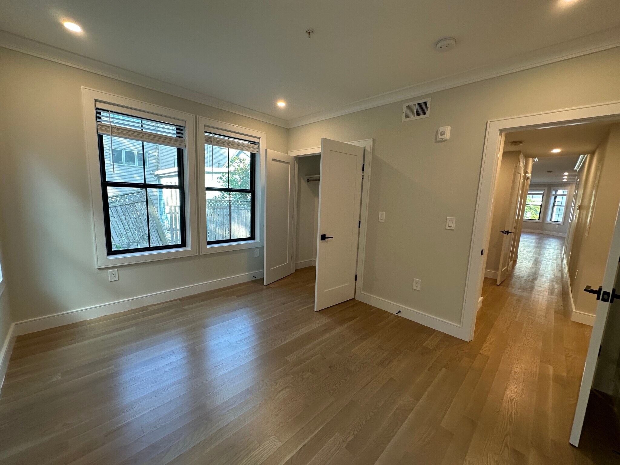 Building Photo - 279 Lamartine St