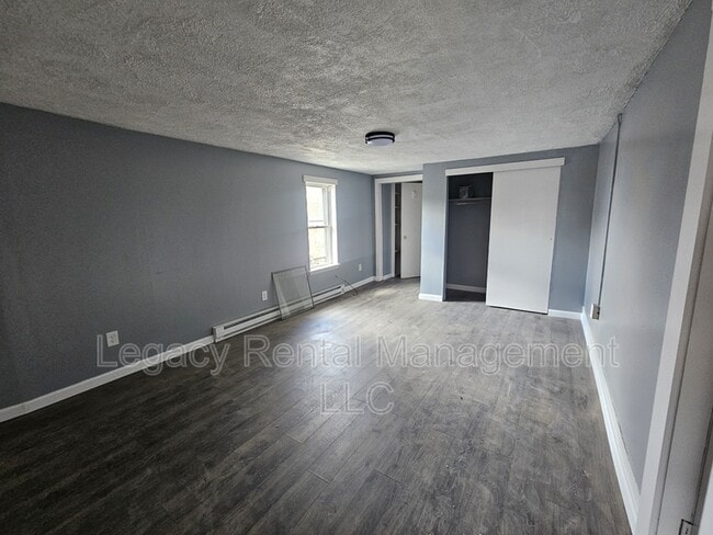 Building Photo - 620 Ridge St