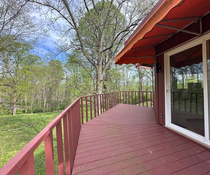 Building Photo - 325 Poplar Hill Ln