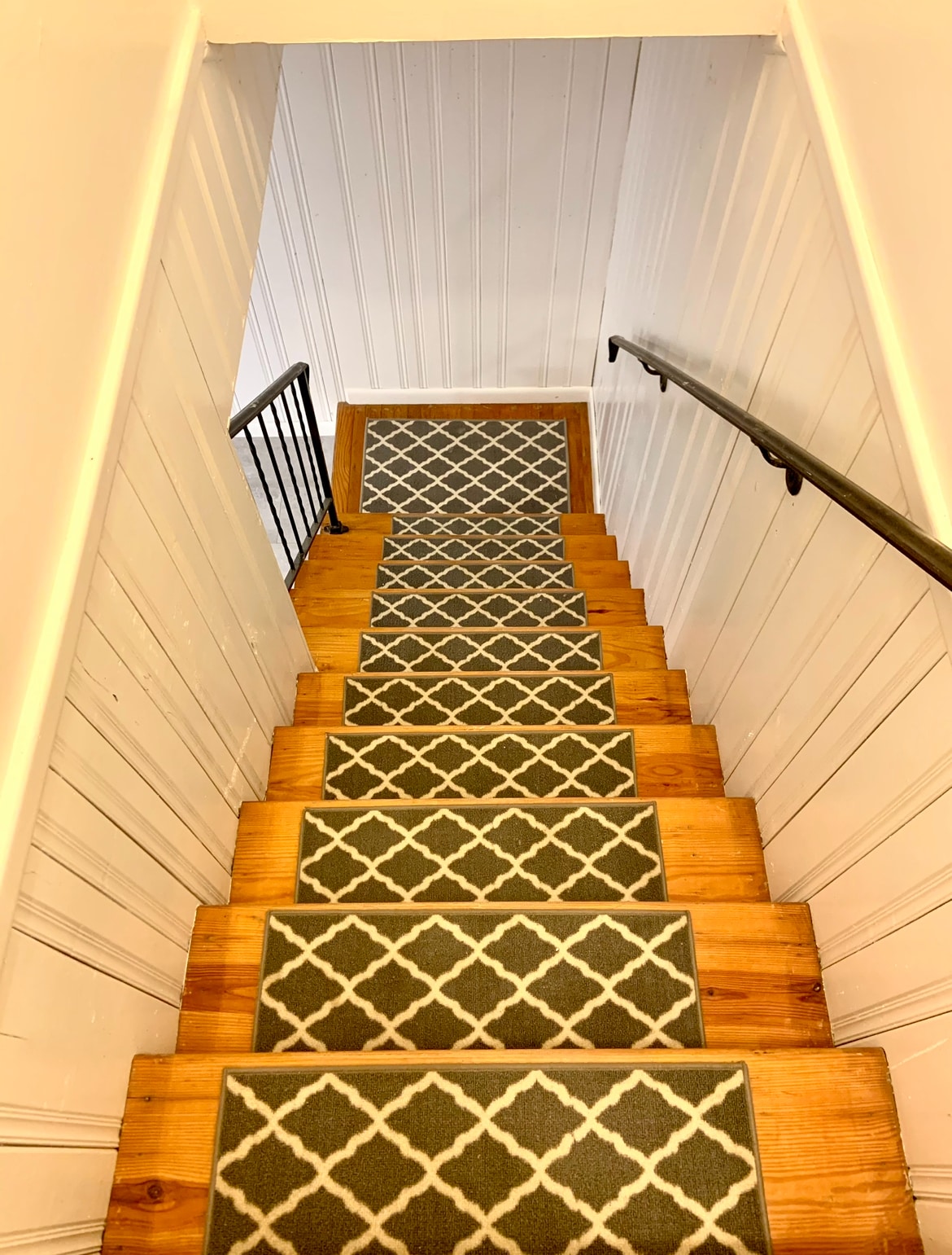 Stairs to Basement/Flex Room - 1118 Arlington Pkwy NE