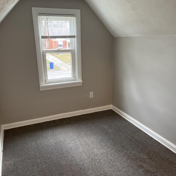 Building Photo - 3958 Lee Heights Blvd