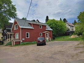 Building Photo - 835 Warren St