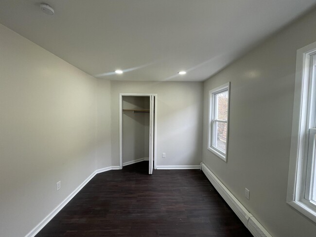Building Photo - 123 Avenue C