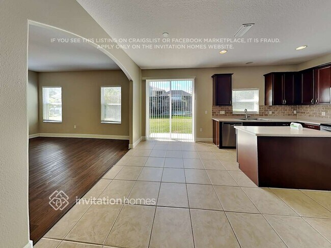 Building Photo - 8809 Cameron Crest Dr