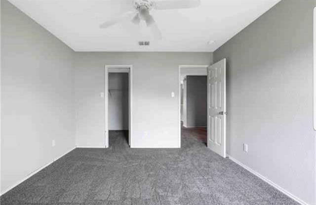 Building Photo - 12760 Cedar Hollow Dr