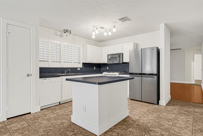 Building Photo - 6222 Spruce Bough Ct