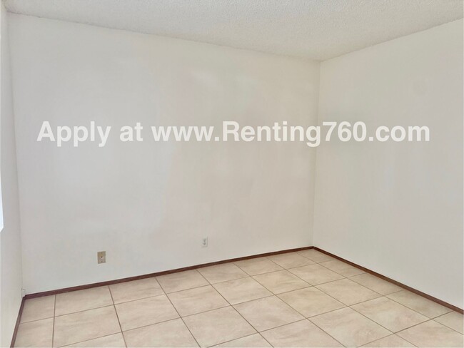 Building Photo - Beautiful and Spacious 3 Bedroom 2 Bathroo...