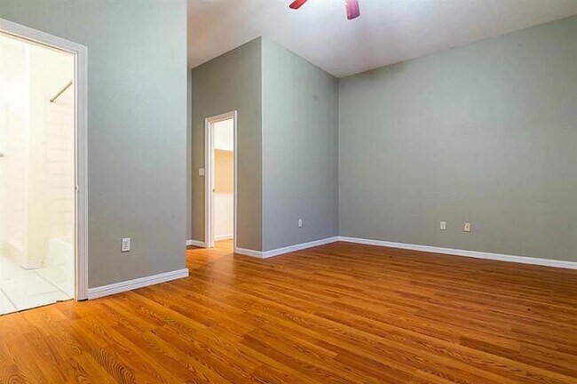 Building Photo - 4227 Benard Ct