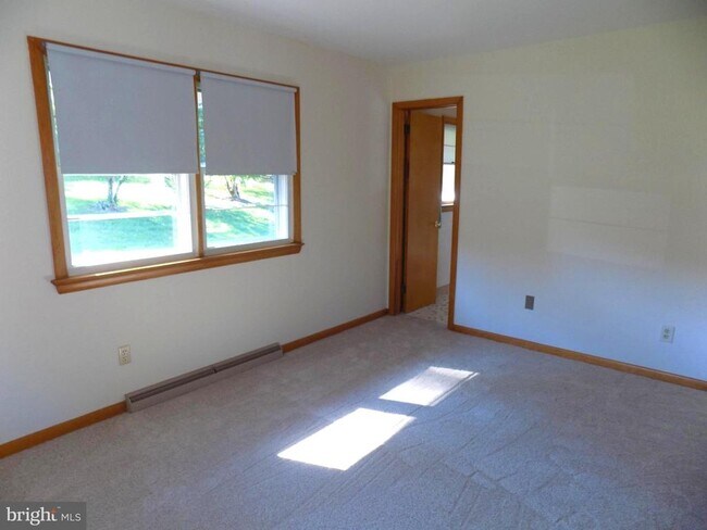 Building Photo - 1413 Cherokee Ln