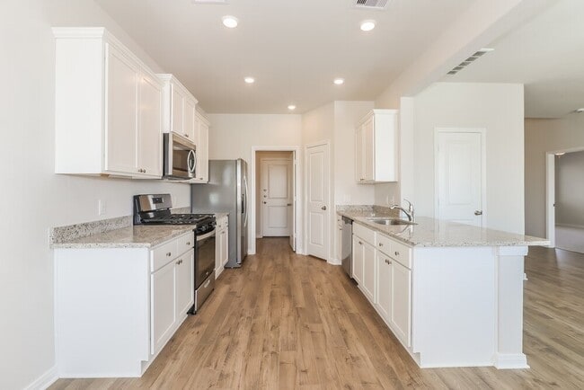 Building Photo - 409 Sunny Highlands Dr