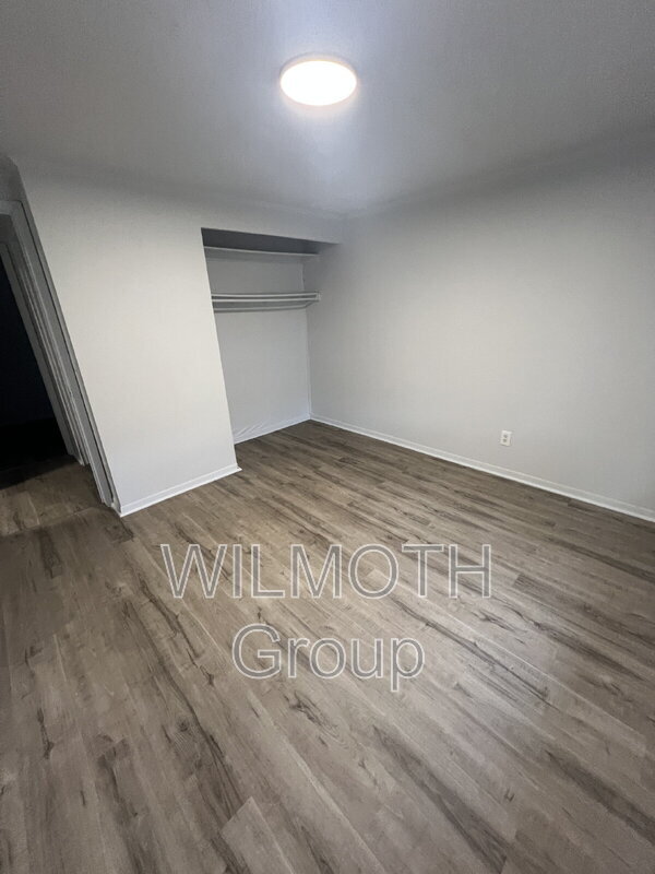 Building Photo - 2000 Indianapolis Rd