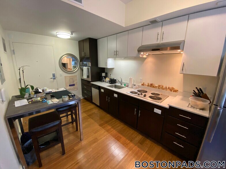 Building Photo - 8 Winter St