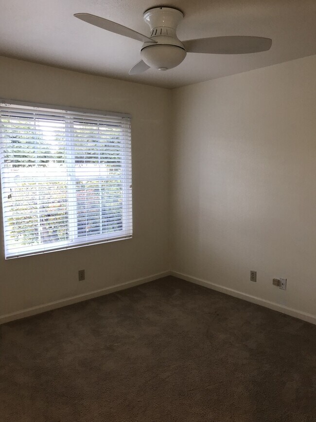 Building Photo - San Roque 3 Bedroom Townhouse - Available Late January