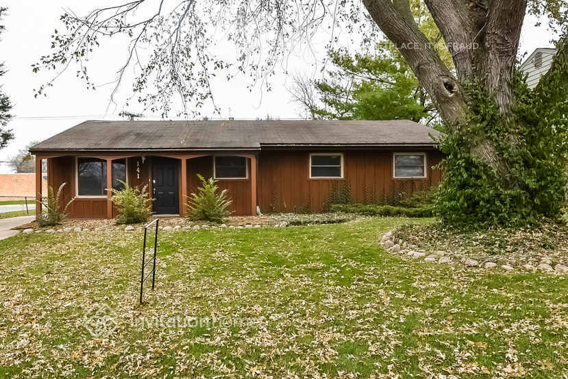 Building Photo - 141 Queenswood Rd