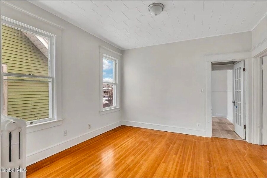 Building Photo - 6 W Erie St