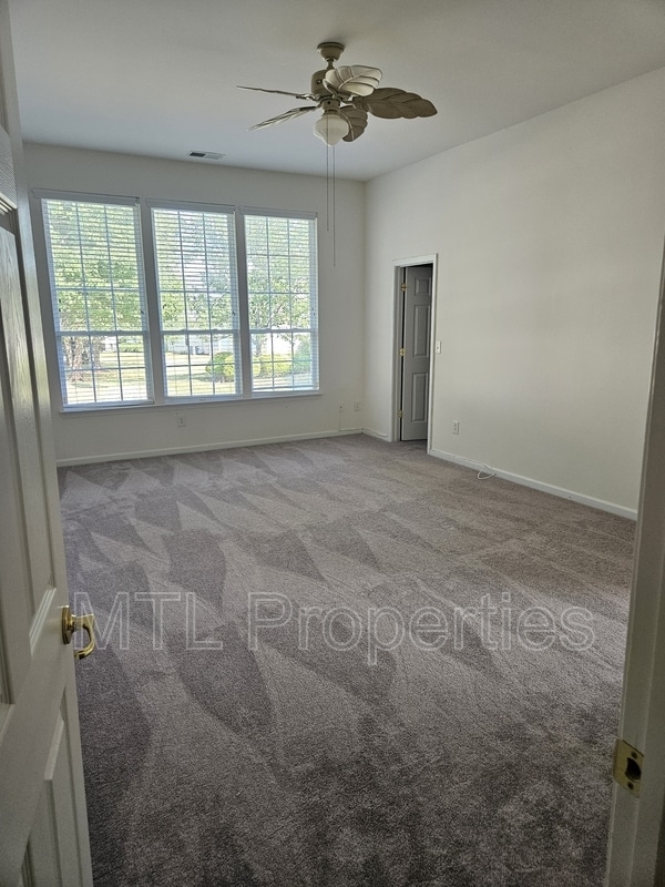 Building Photo - 849 Platinum Dr