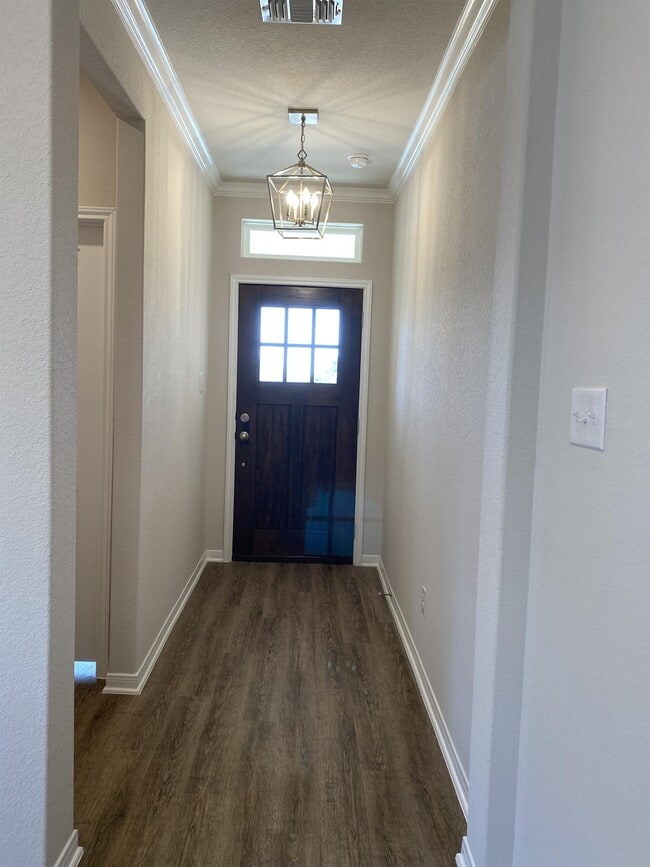 Building Photo - 808 Killam Dr