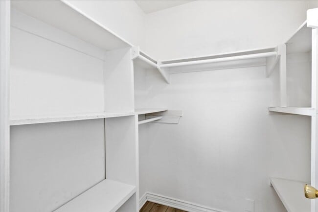 Building Photo - 2BR Bonsall Condo | Garage, Parking & Utilities Included