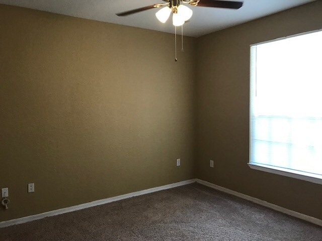 Building Photo - 860 Grand Regency Pointe