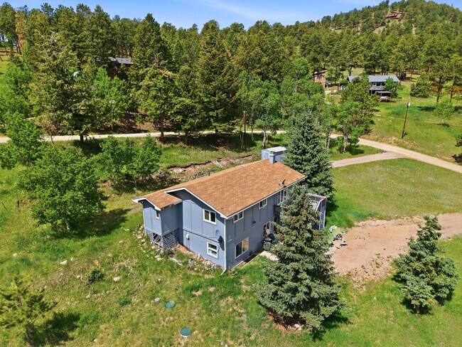 Building Photo - 836 Sleepy Hollow Dr