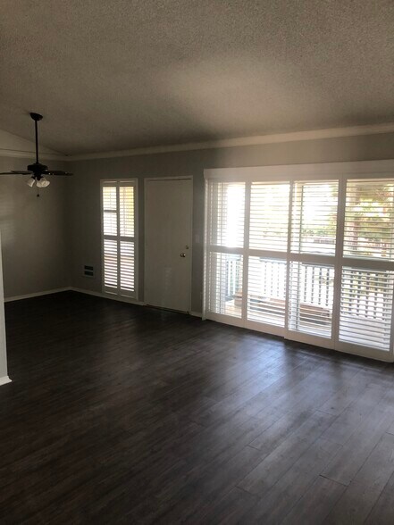 Building Photo - 631 S Prospect Ave