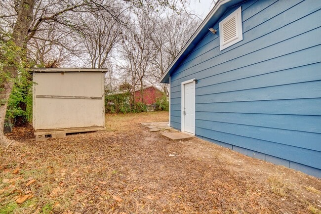 Building Photo - MUST SEE Remodeled Sapulpa Home