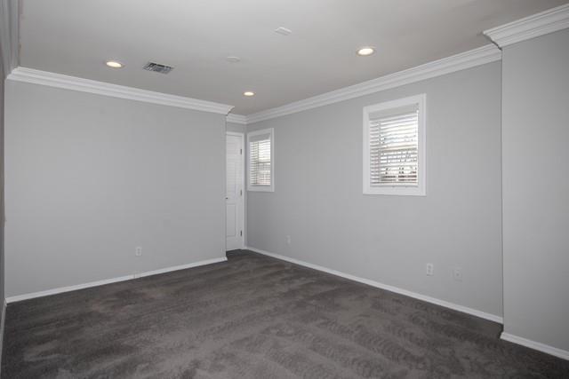 Building Photo - 260 Village Green Dr