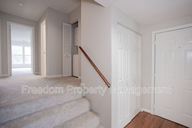 Building Photo - 279 S Pickett St