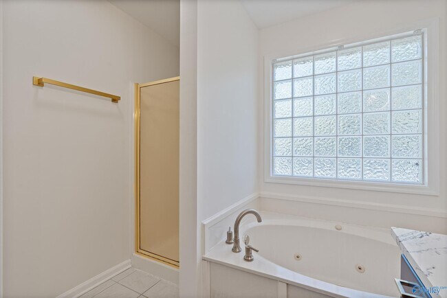 Building Photo - 231 Jarrett Ln