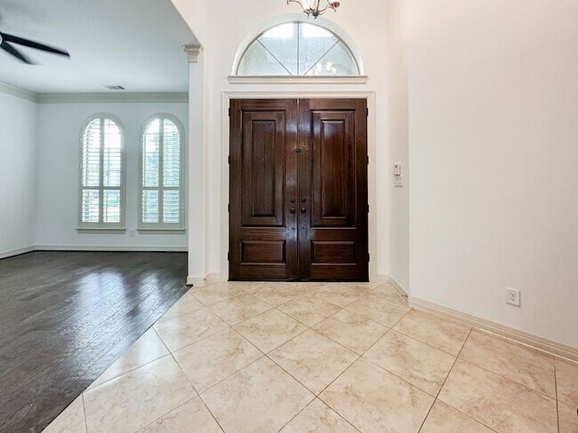 Building Photo - 14 Spincaster Drive