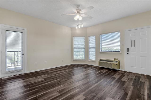 Building Photo - 2164 Tanglewood Blvd