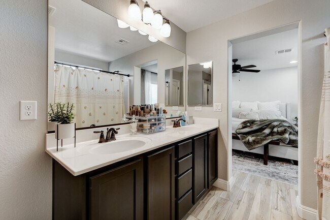 Building Photo - Providence Las Vegas 3 Bed and 3 Bath Home with Gated Community, Modern Upgrades & Resort-Style A...