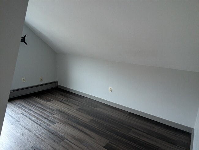 Building Photo - 36 Main St